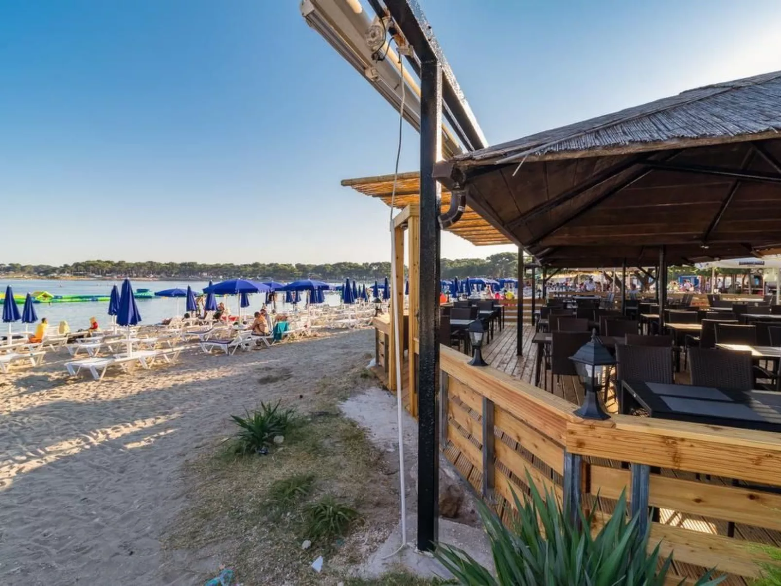 Modernes und komfortables Wohndesign-Buiten