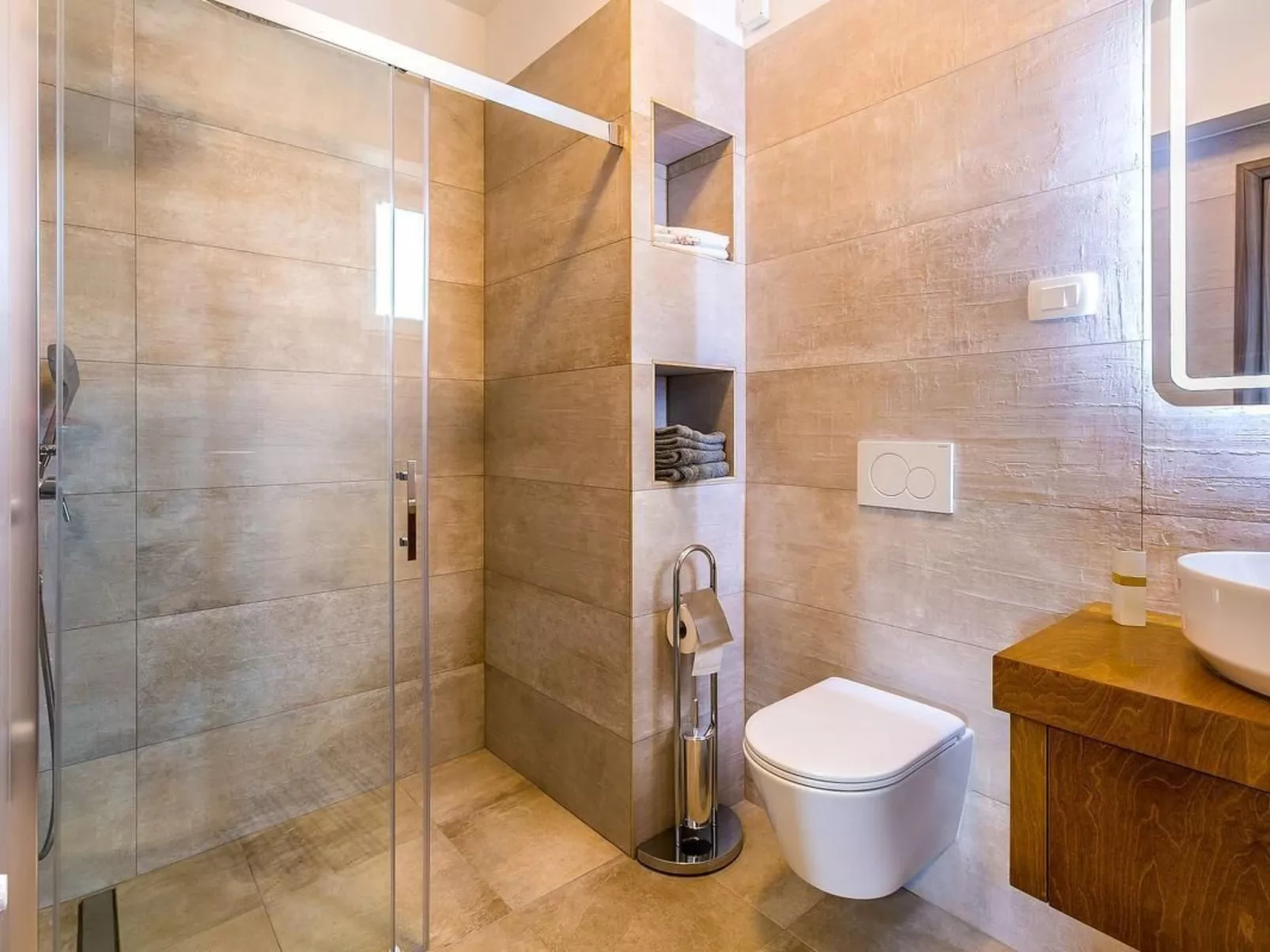 "Elvira" mit Terrasse-Binnen