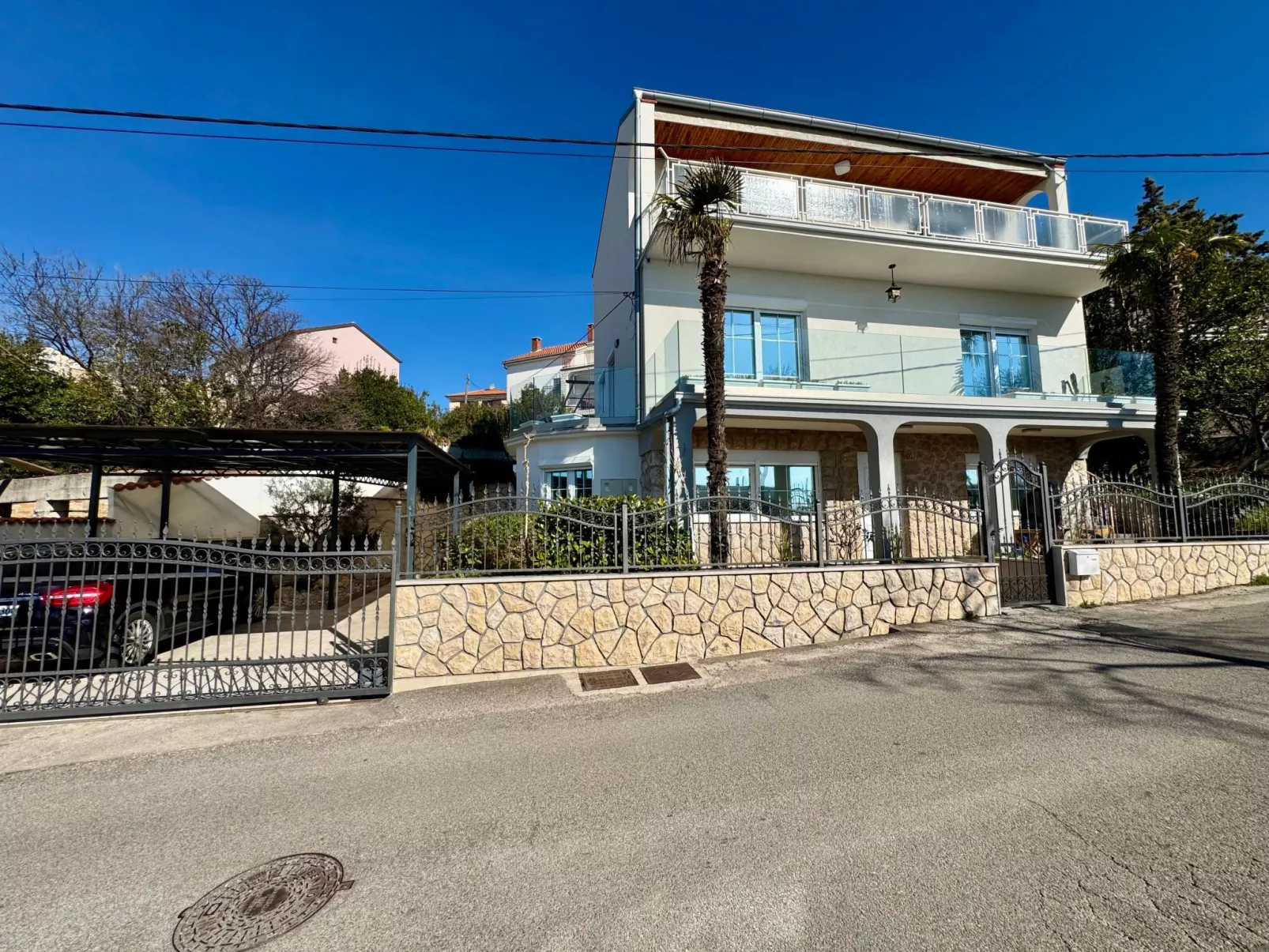 Apartment Toma 2-Image-tags.info