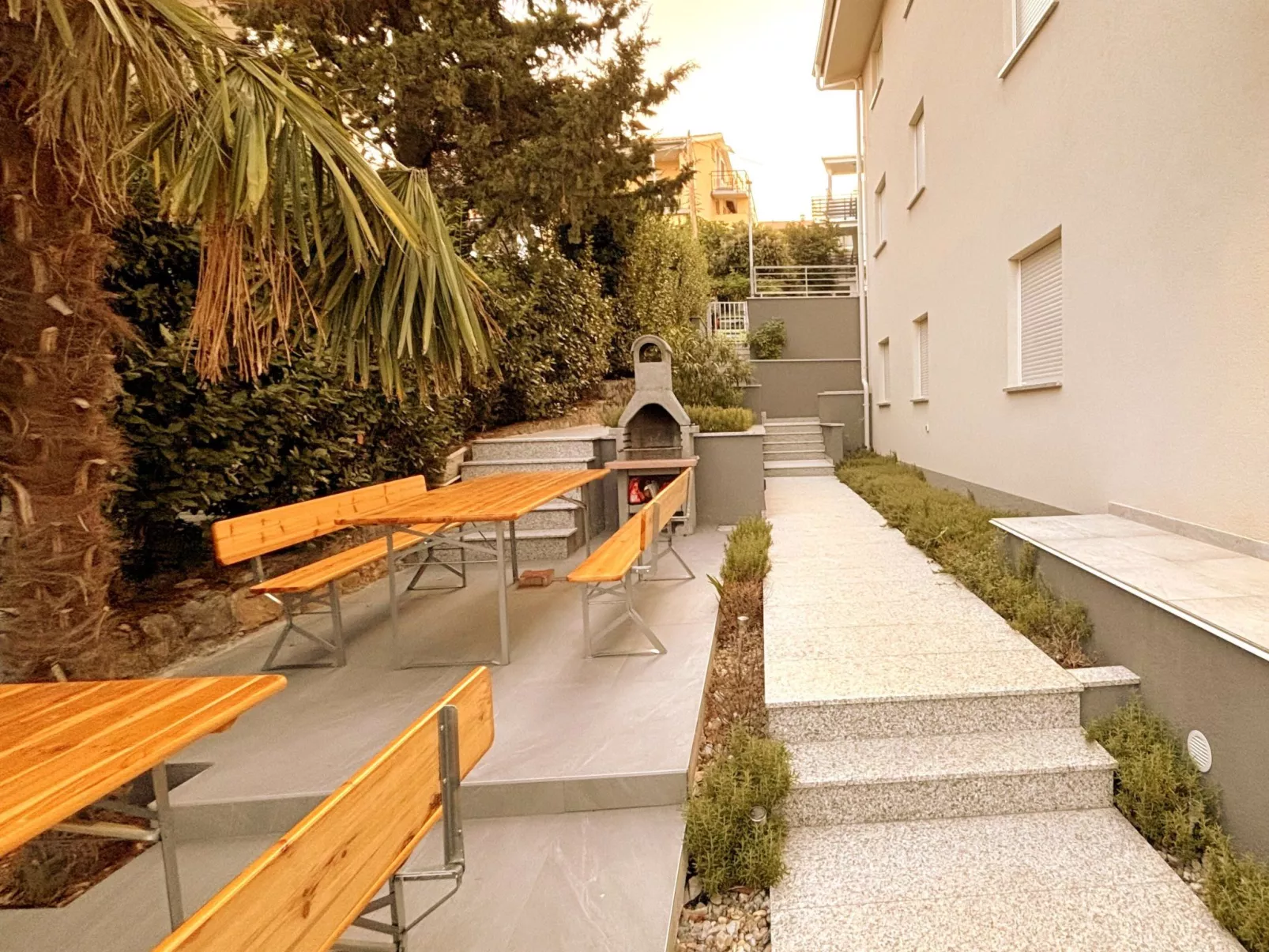 Moderne Wohnung in Crikvenica mit schöner Terrasse-Buiten