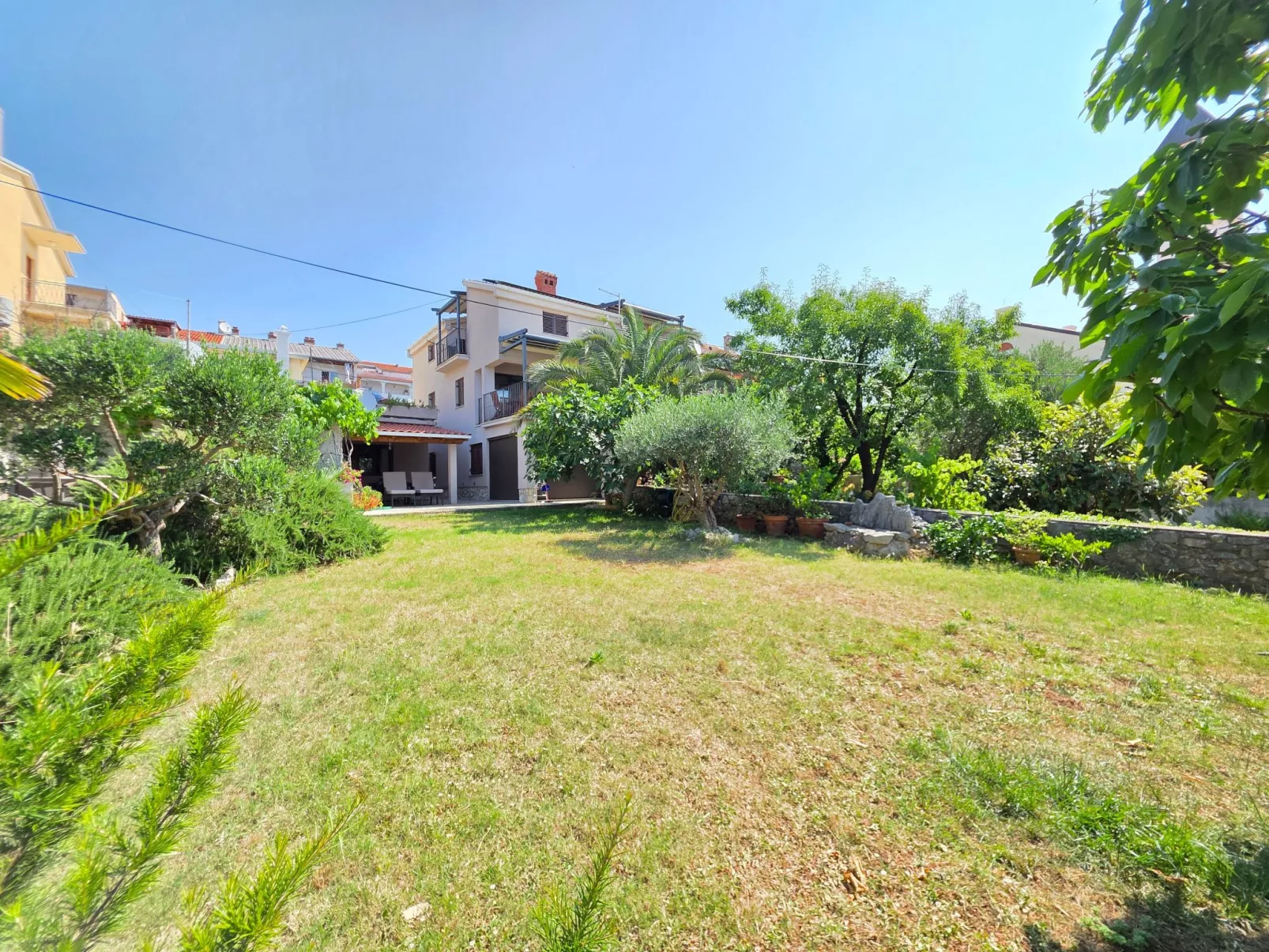 Studio-Apartment mit Terrasse-Buiten