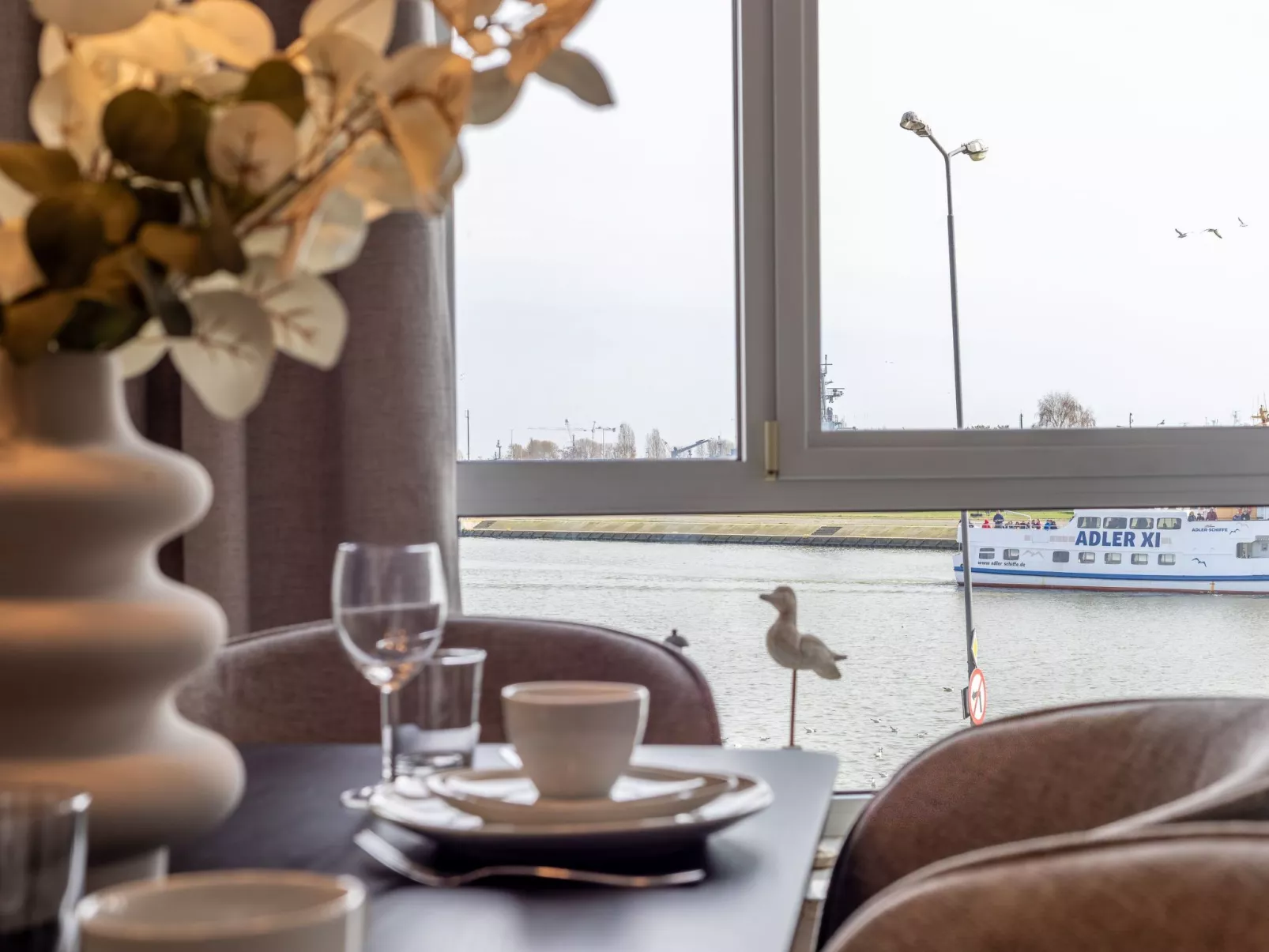 Concha mit Blick auf den Hafen-Buiten