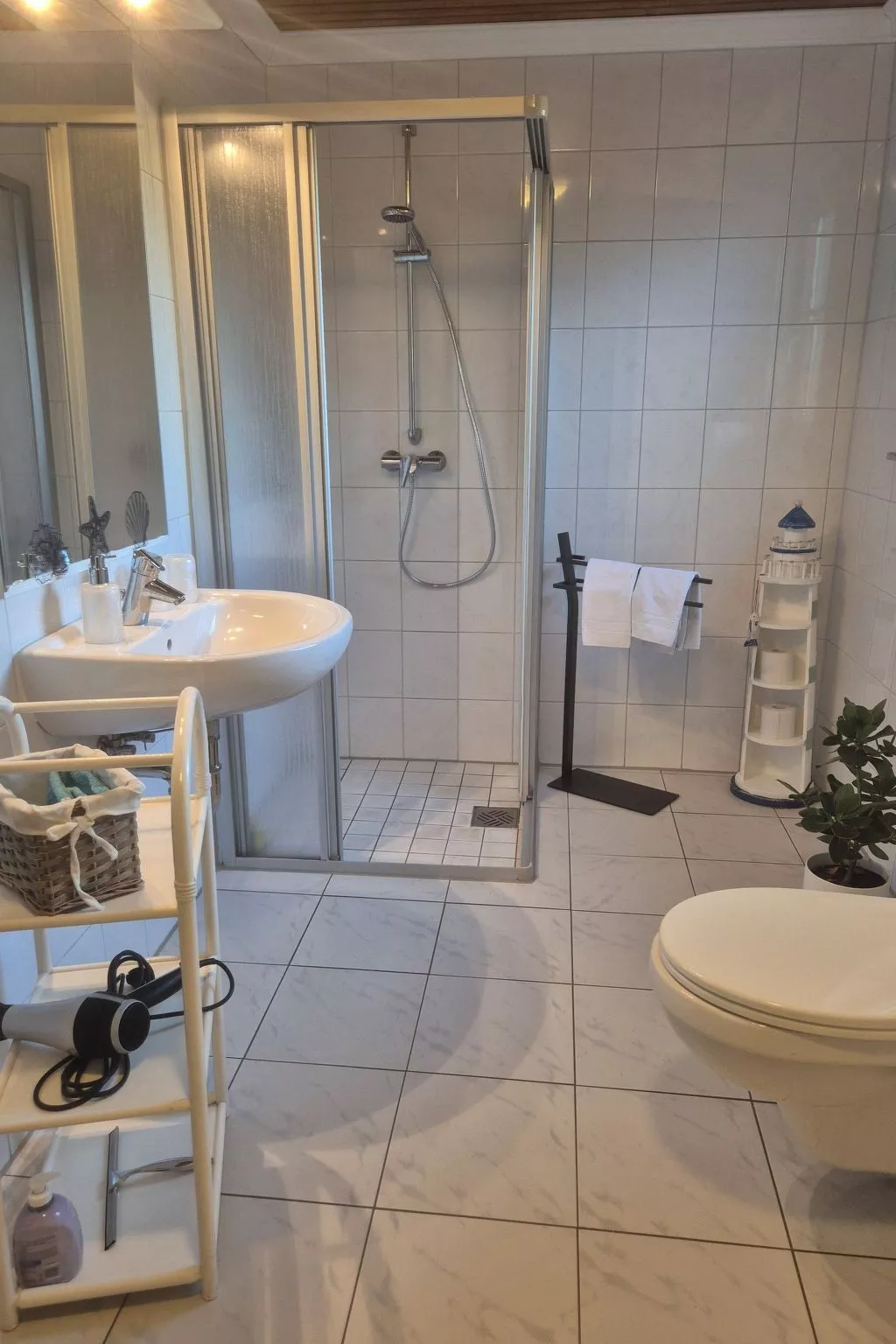 Mit Wintergarten und Garten am Deich-Binnen