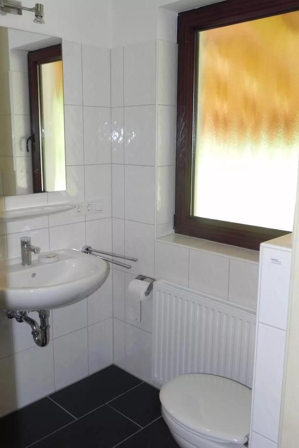 E18 Ferienhaus mit Garten und Terrasse-Binnen