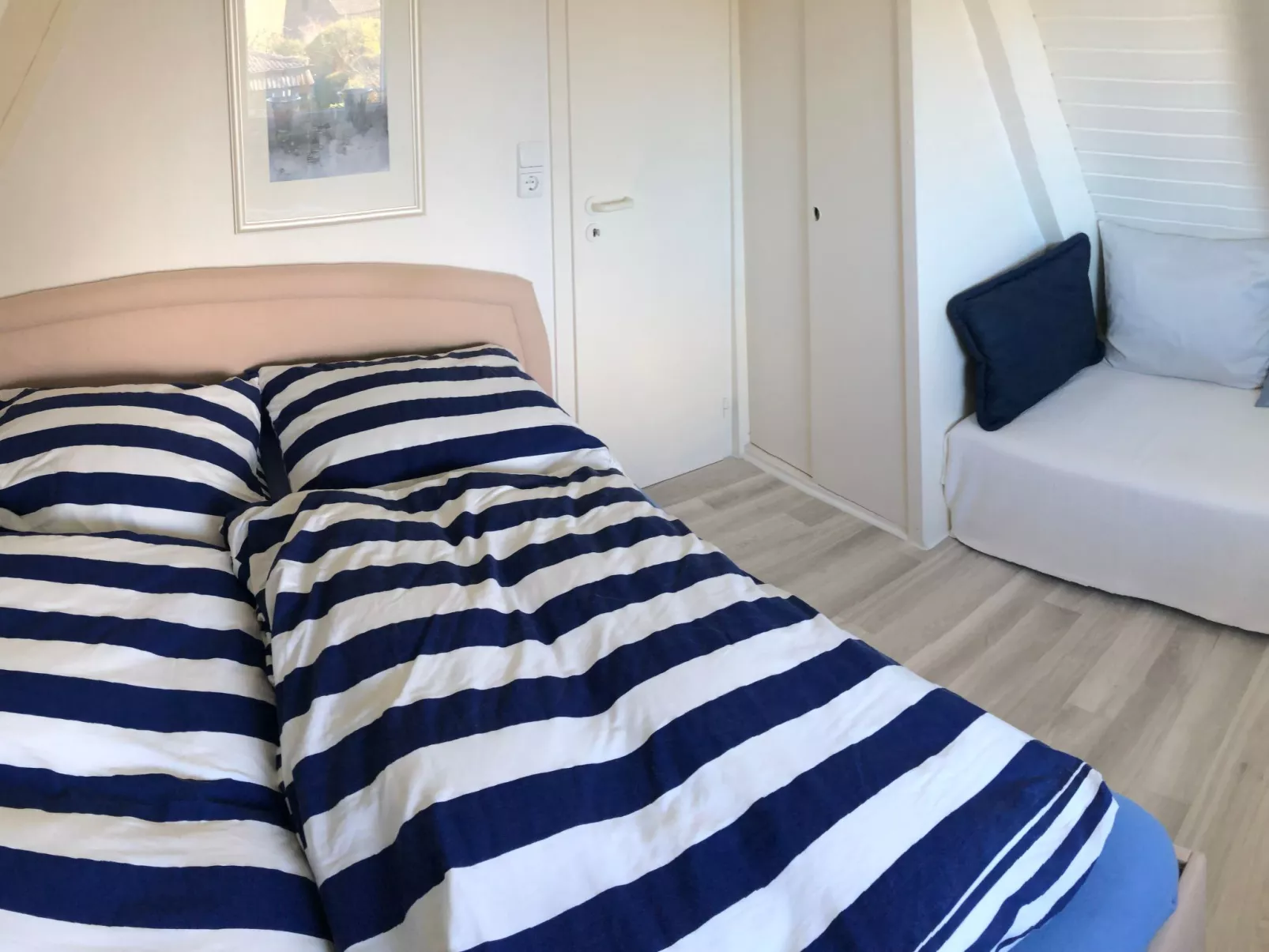 Nurdachhaus in Burhave mit Garten-Binnen