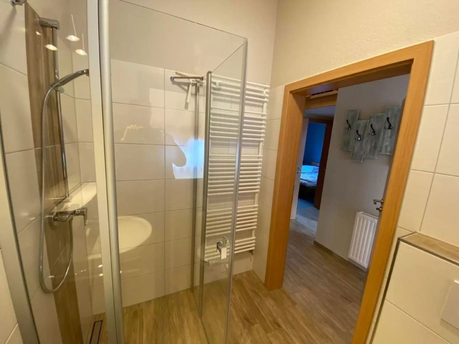 N5 Eingezäuntes Ferienhaus mit ebenerdiger Dusch-Binnen