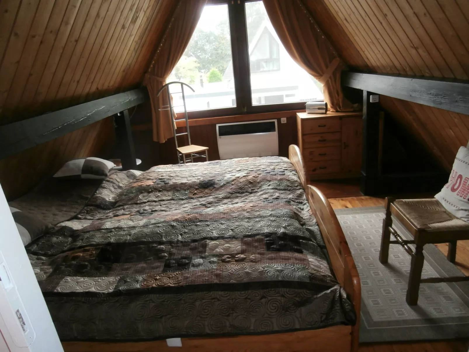 Uriges Ferienhaus mit Garten und Grill-Binnen