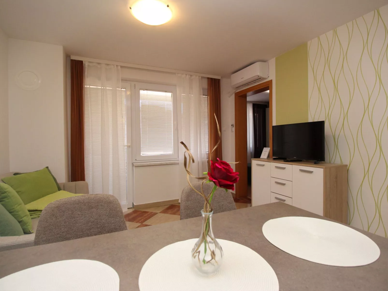 Modern eingerichtete Apartment für 4 Personen ideal für Famillien mit Kinder im-Binnen
