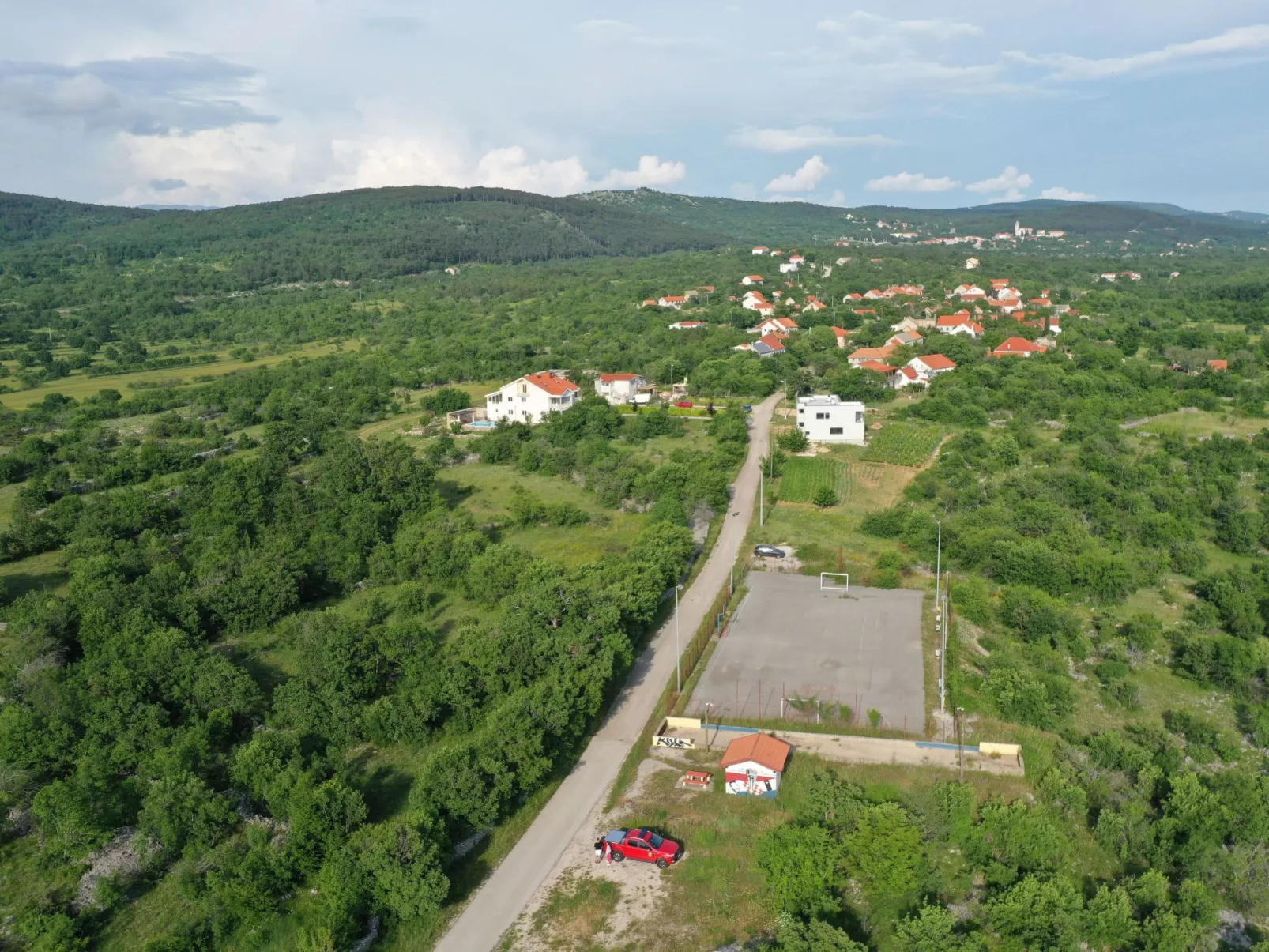 Villa Ivy mit perfekter Privatsphäre, Pool, Sauna - Buiten