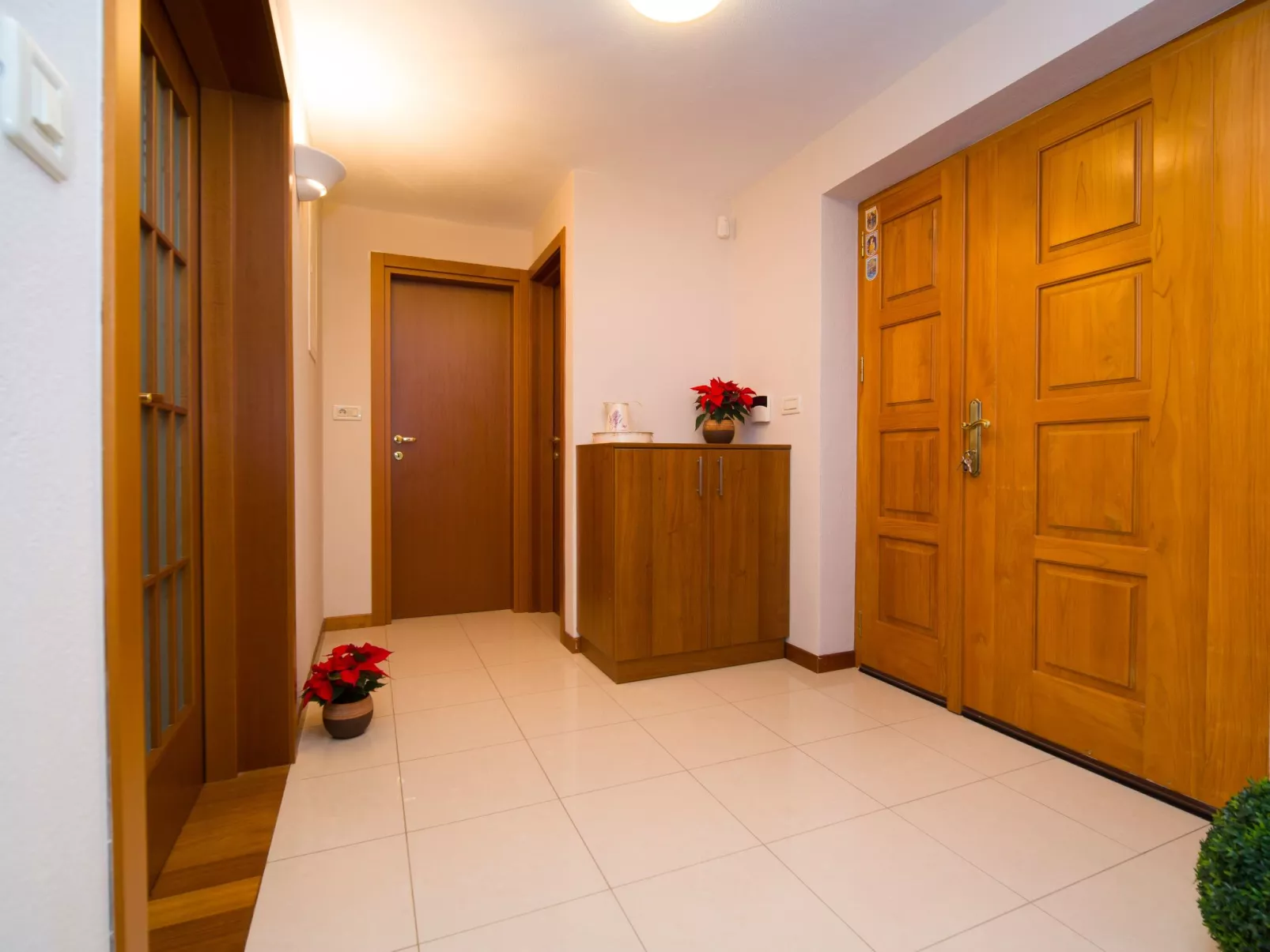 Ferienvilla mit Garten, Grill und Terrasse-Binnen