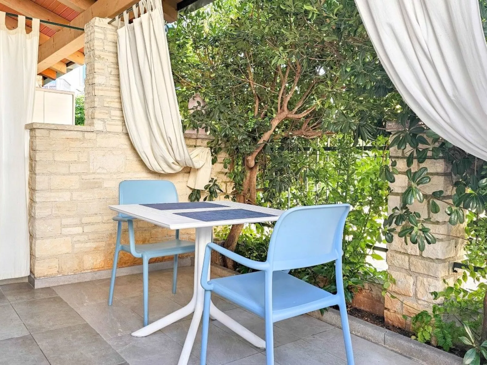 Für 2 Personen ca. 22 m&sup2; in Novigrad, Adriaküste Kroatien (Westküste von I-Buiten