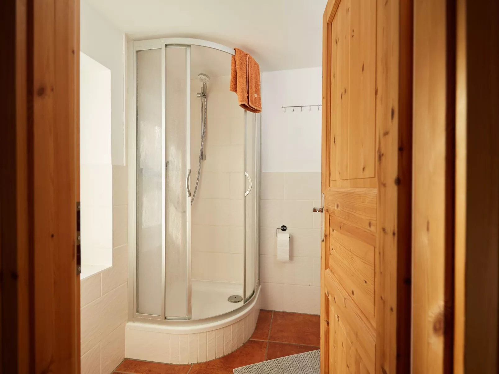 Fachwerkhaus mit Garten, Grill und Terrasse-Binnen