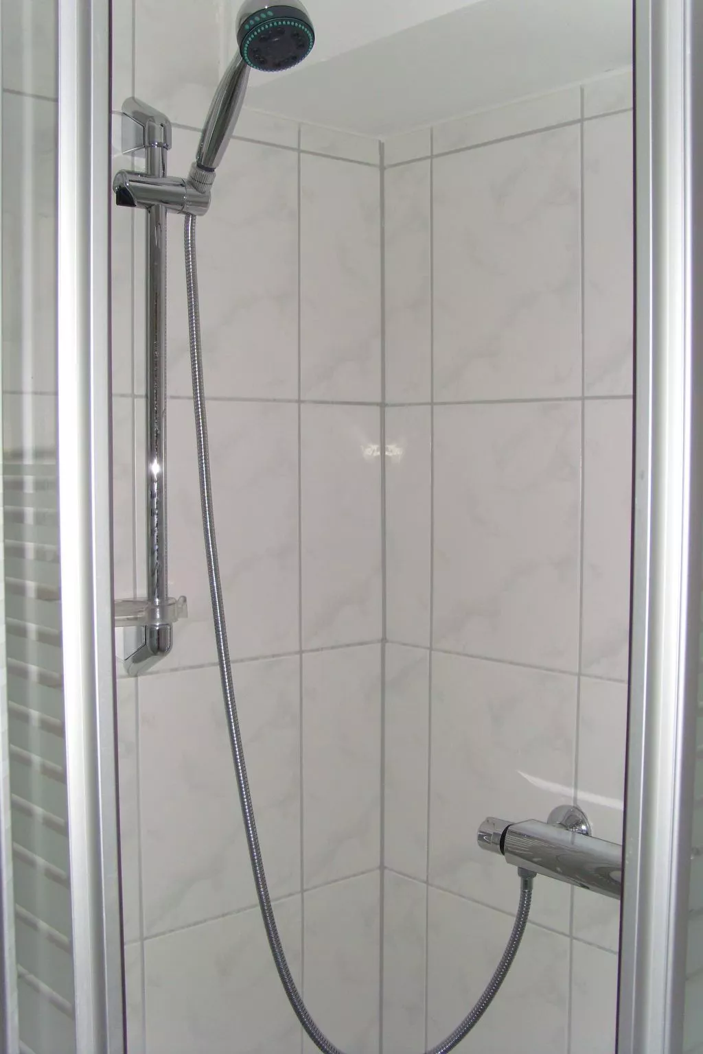 Mit Blick zur Wallfahrtskirche-Binnen