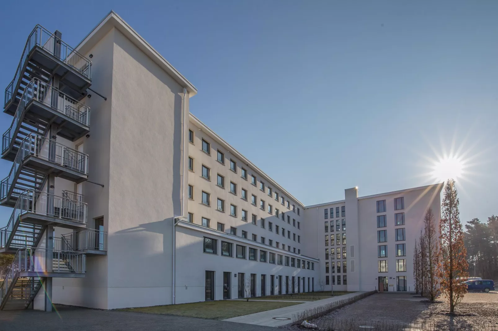 Prora 3-Zimmer-Apt / 4 Personen-Buitenkant zomer