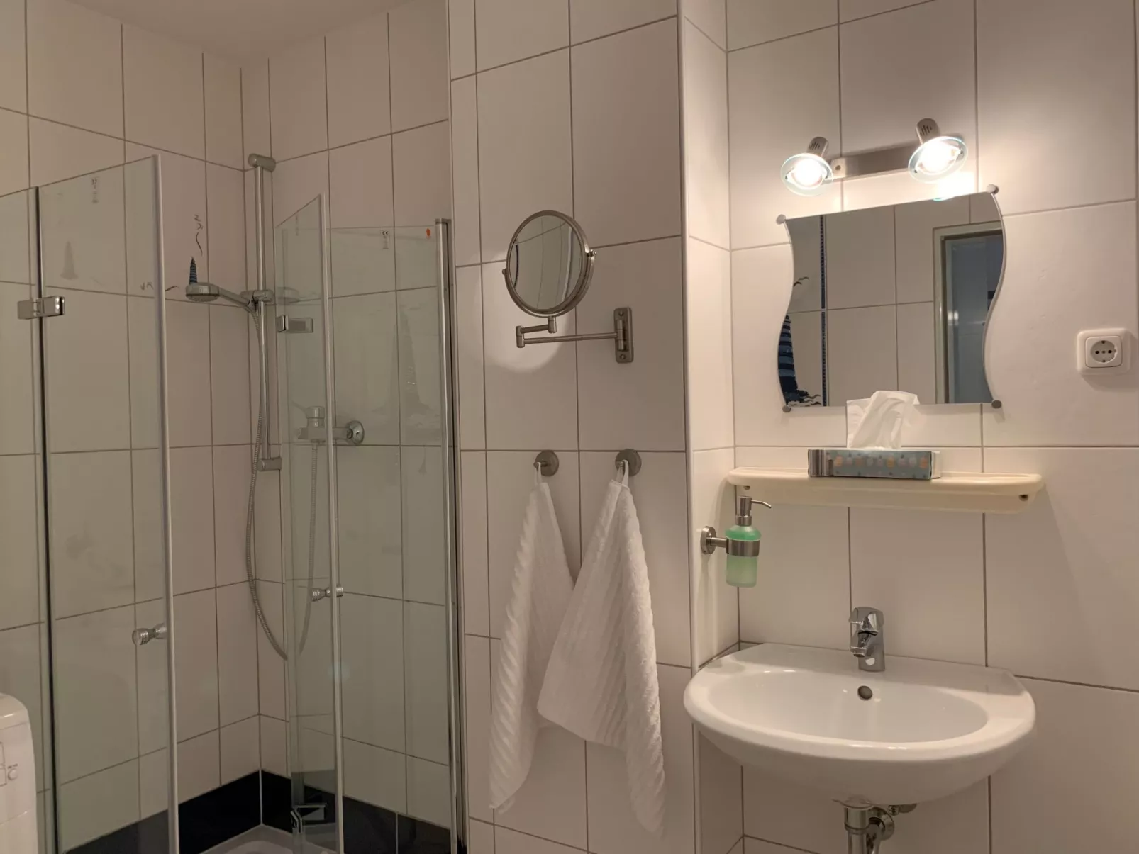 Elbe-Ferienwohnung mit Terrasse nah am Zentrum-Binnen