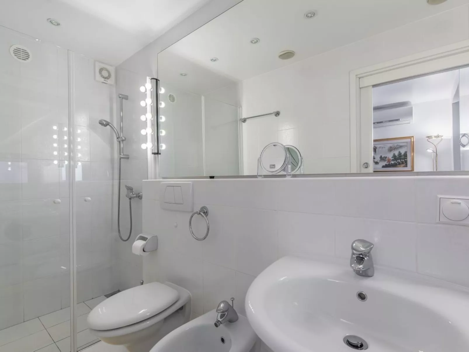 Mit Blick auf das Wasser-Binnen