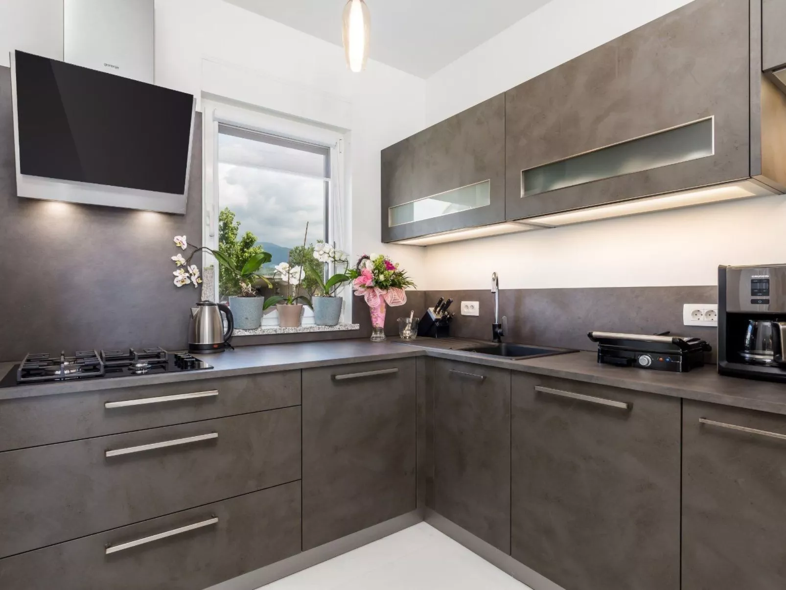 Schönes Haus für 8 Personen mit großem Schwimmbad-Binnen