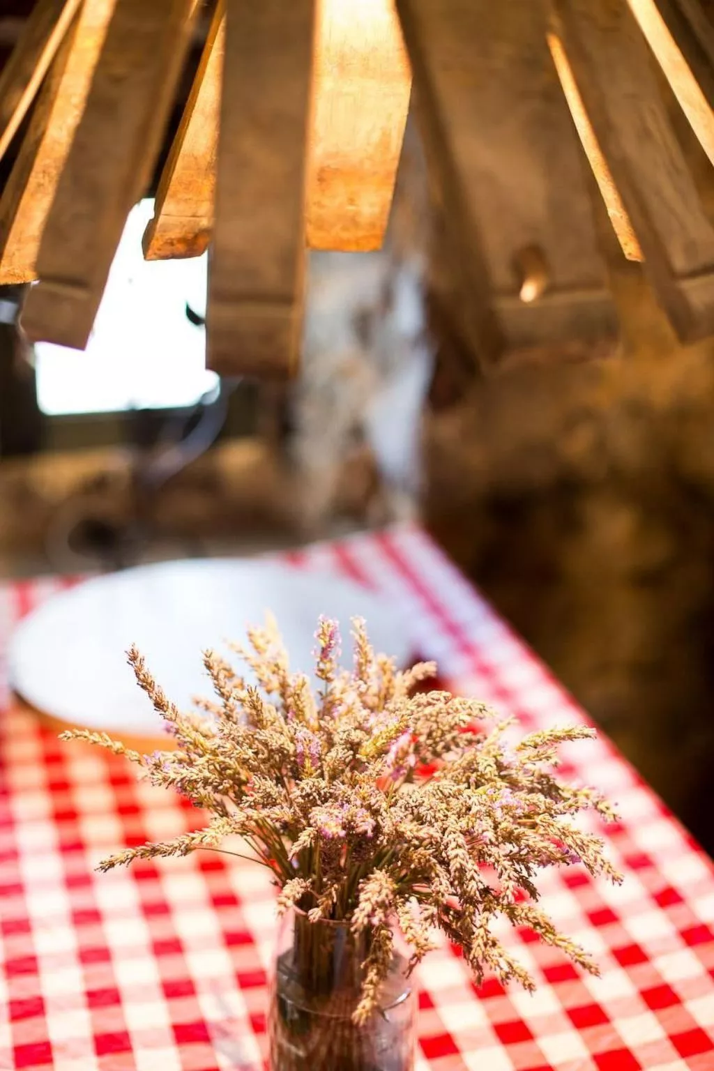 Haus mit modernem Interieur und einer alten Taverne - Binnen