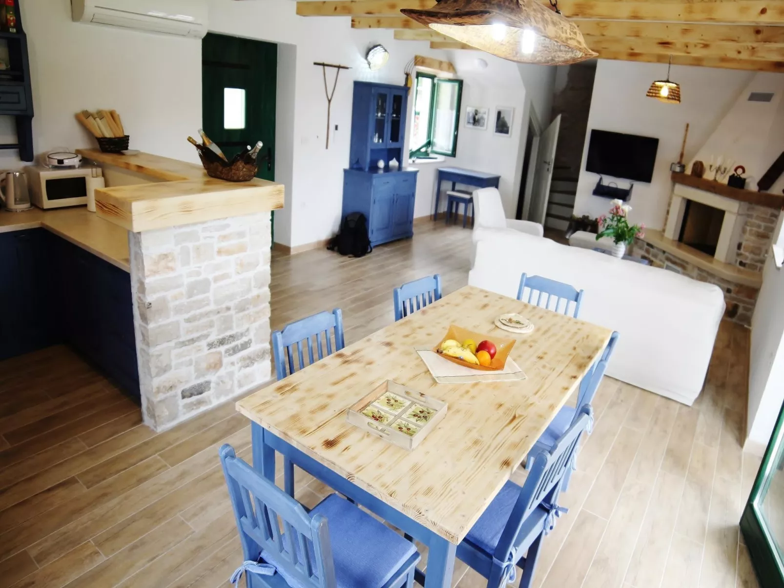 "Villa Ulika" mit eigenem Pool-Binnen