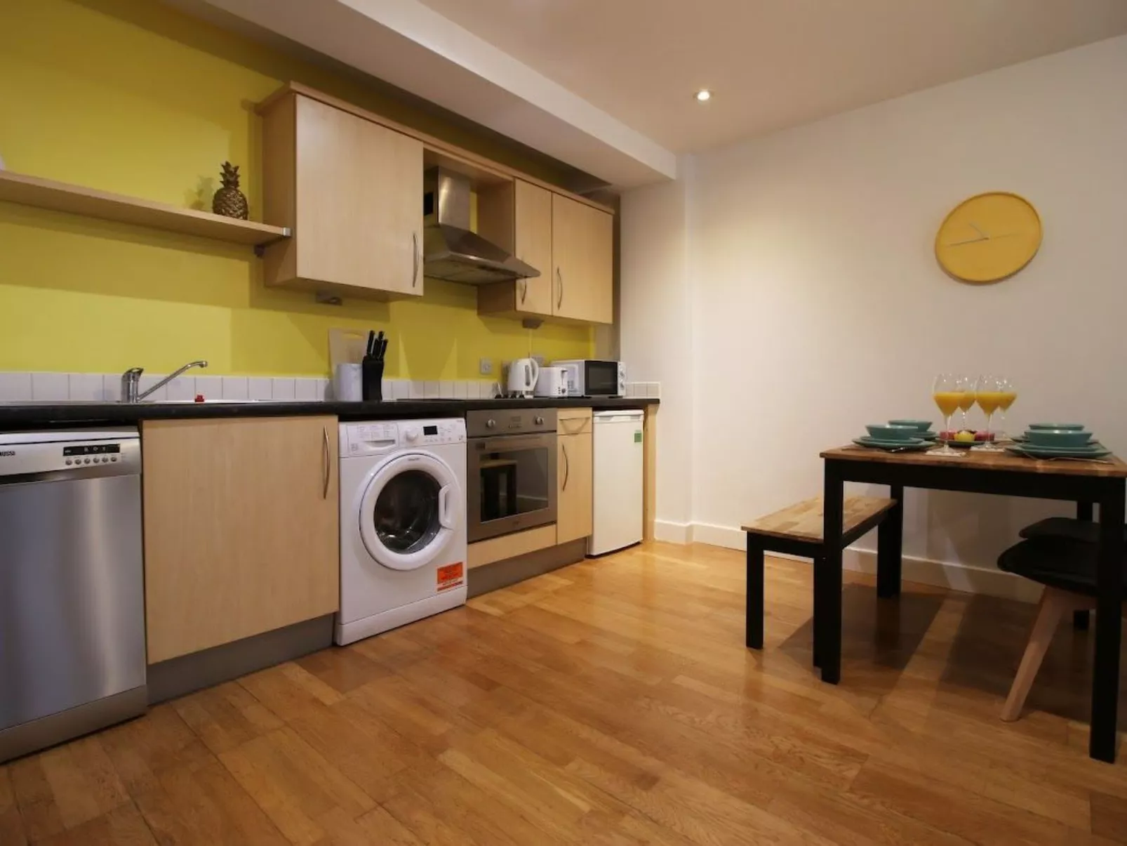 Zentrale Wohnung Bristol, 2 Betten, Balkon, Wi-Fi-Image-tags.info