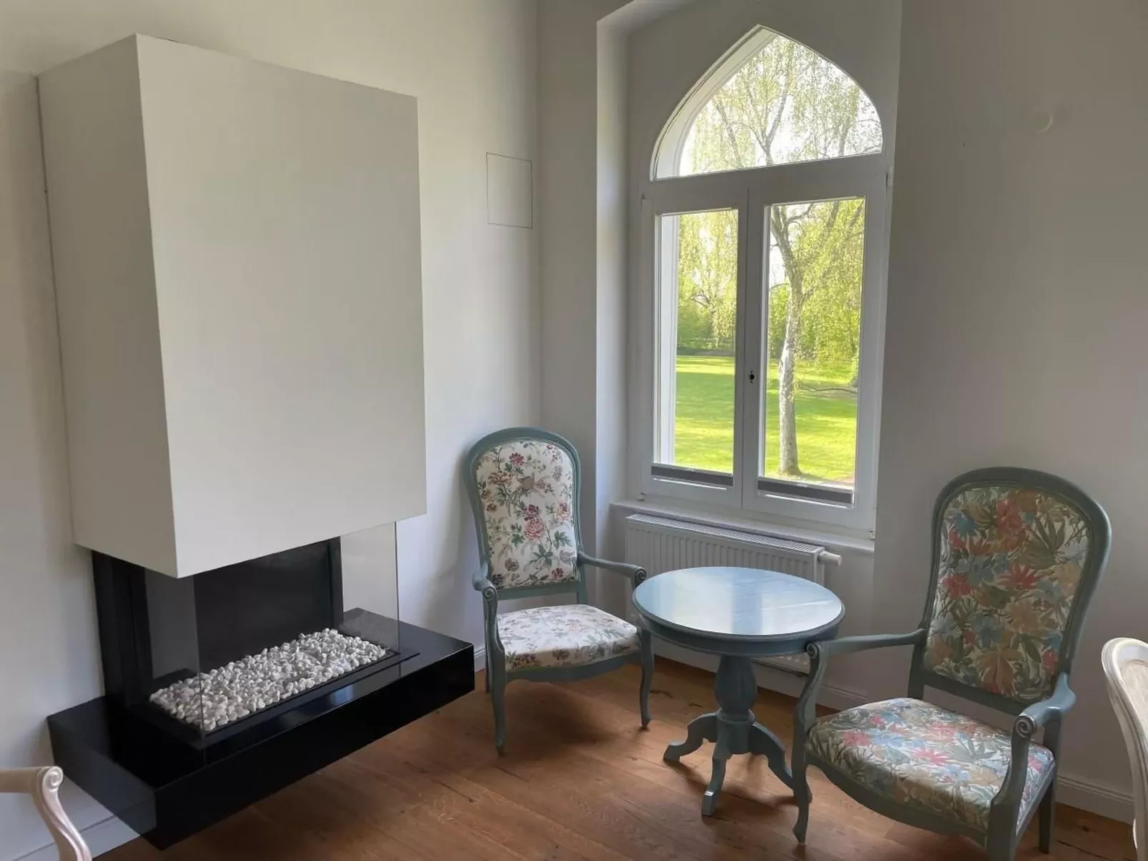 Weisses Traumschloss an der Ostsee-Binnen