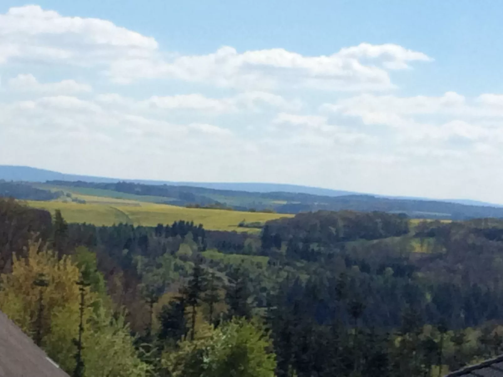 Appartement mit Balkon-Buiten
