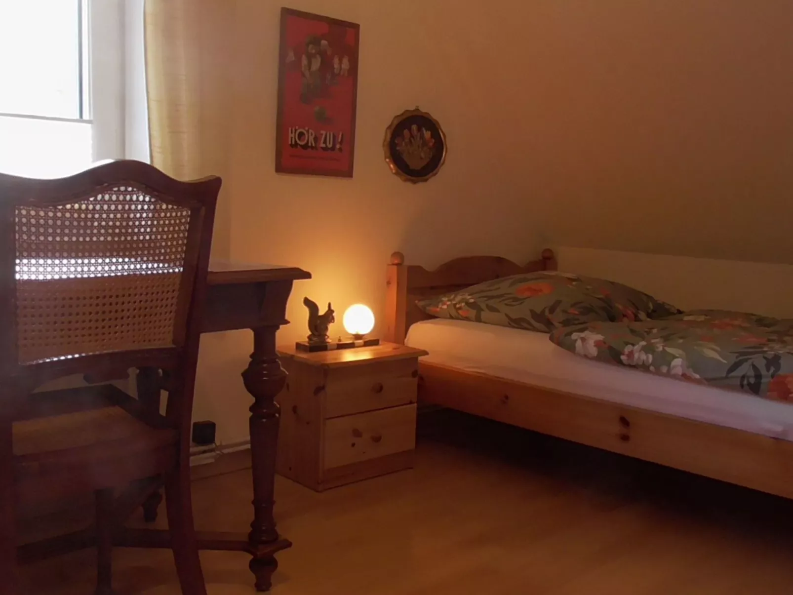 Mit überdachter Terrasse und Carport-Binnen