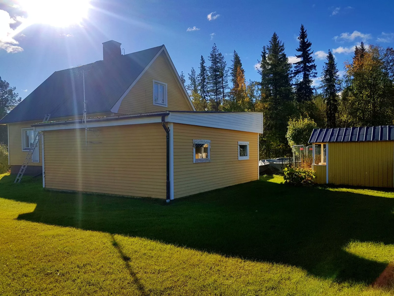Gemütliches Ferienhaus in der Wildnis Lapplands-Buiten