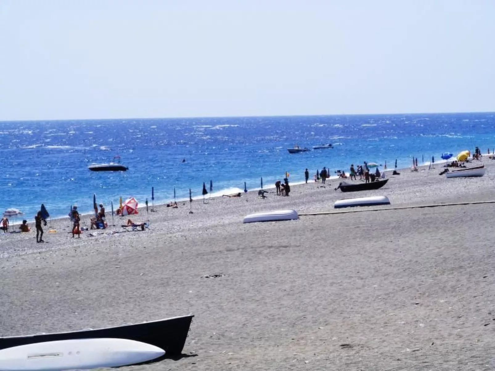 Mit Terrasse, Garten und Grill-Image-tags.info