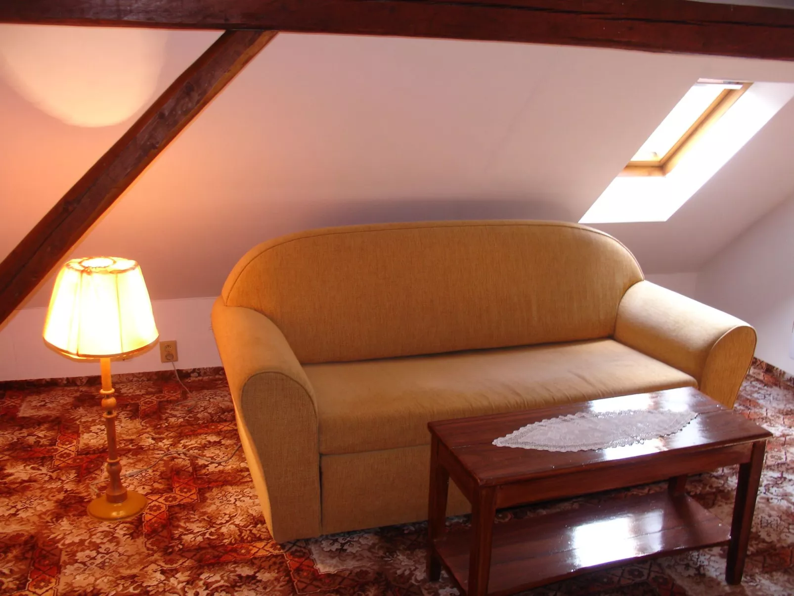 Charmantes, traditionelles Holzhaus-Binnen