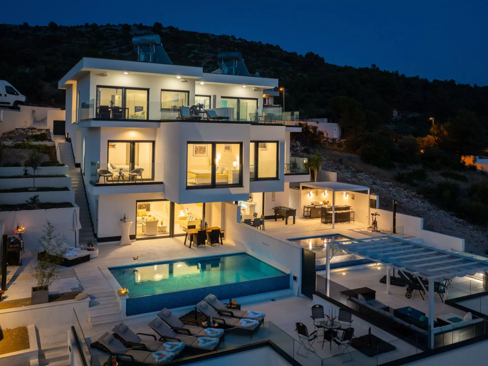 In Dvornica mit Privatem Pool-Binnen