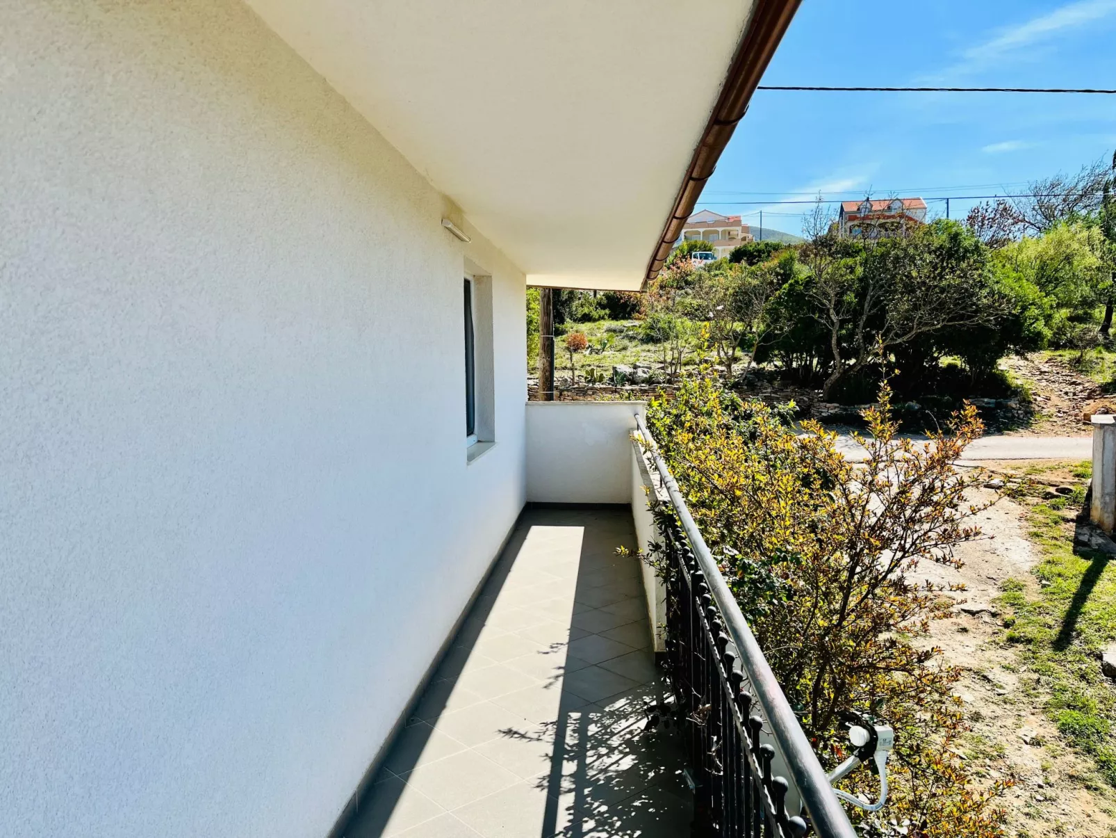 Neu erbautes Apartment mit großem Balkon-Buiten