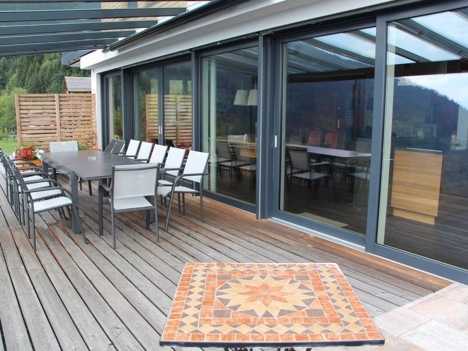Freistehendes Ferienhaus mit Blick auf den See-Buiten
