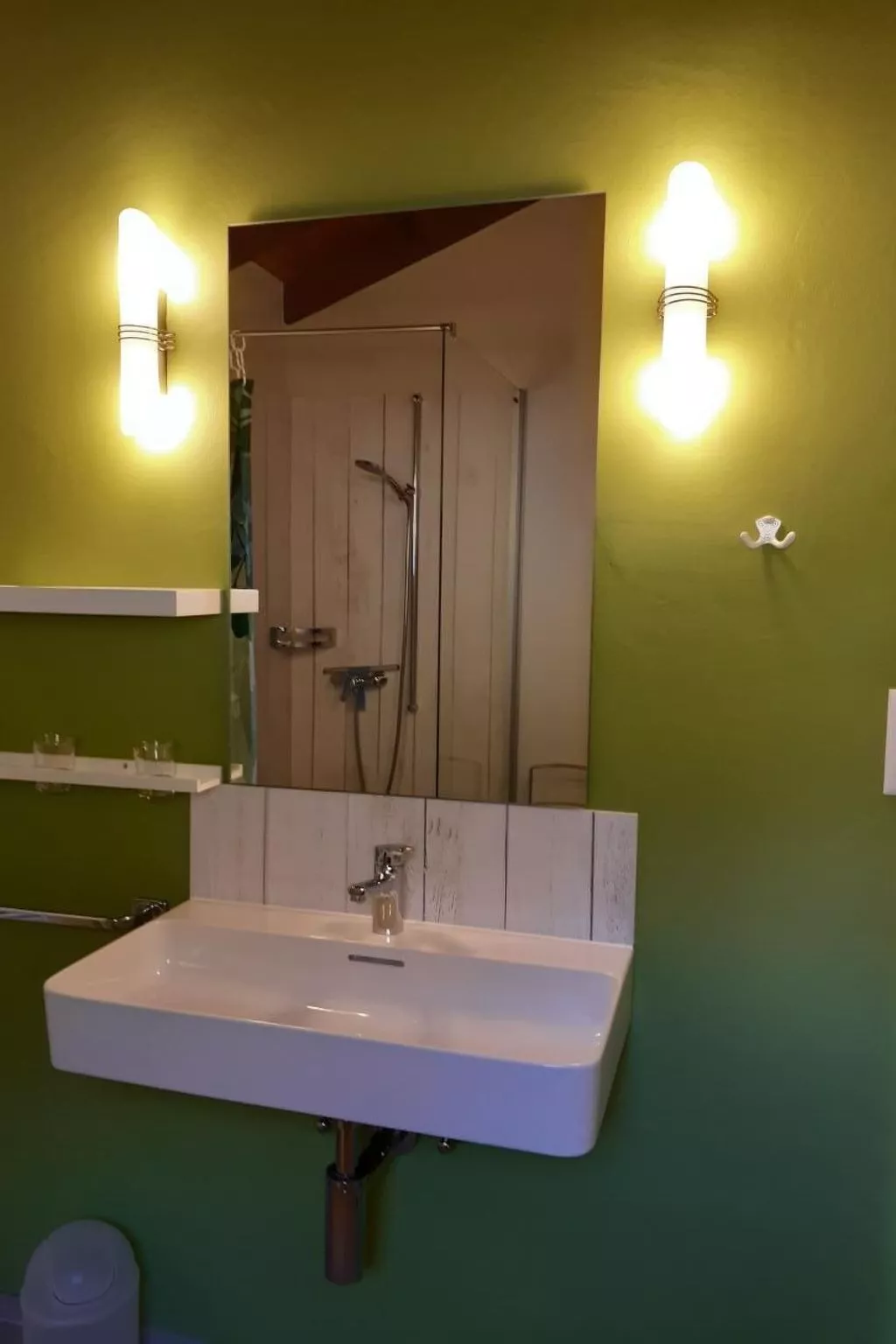 Chalet Paprika-Image-tags.info