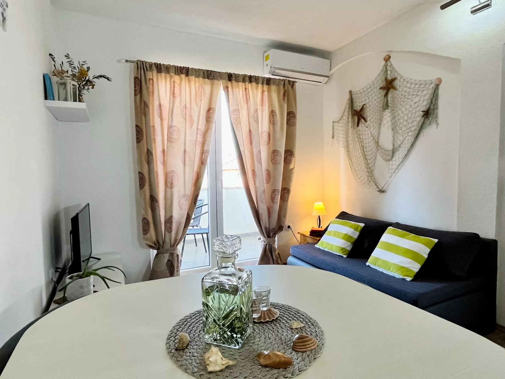 Neugebaute Wohnung im Erdgeschoss-Binnen