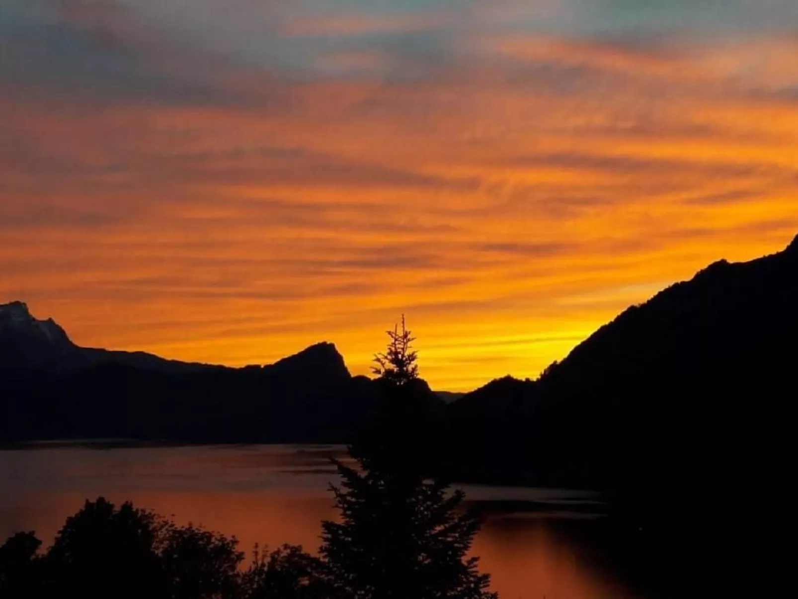Villa Seelisberg mit Jacuzzi und Panoramablick-Buiten