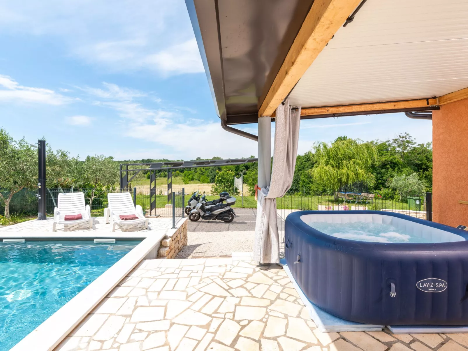 Villa Pendolina mit privatem Pool und Jacuzzi-Buiten