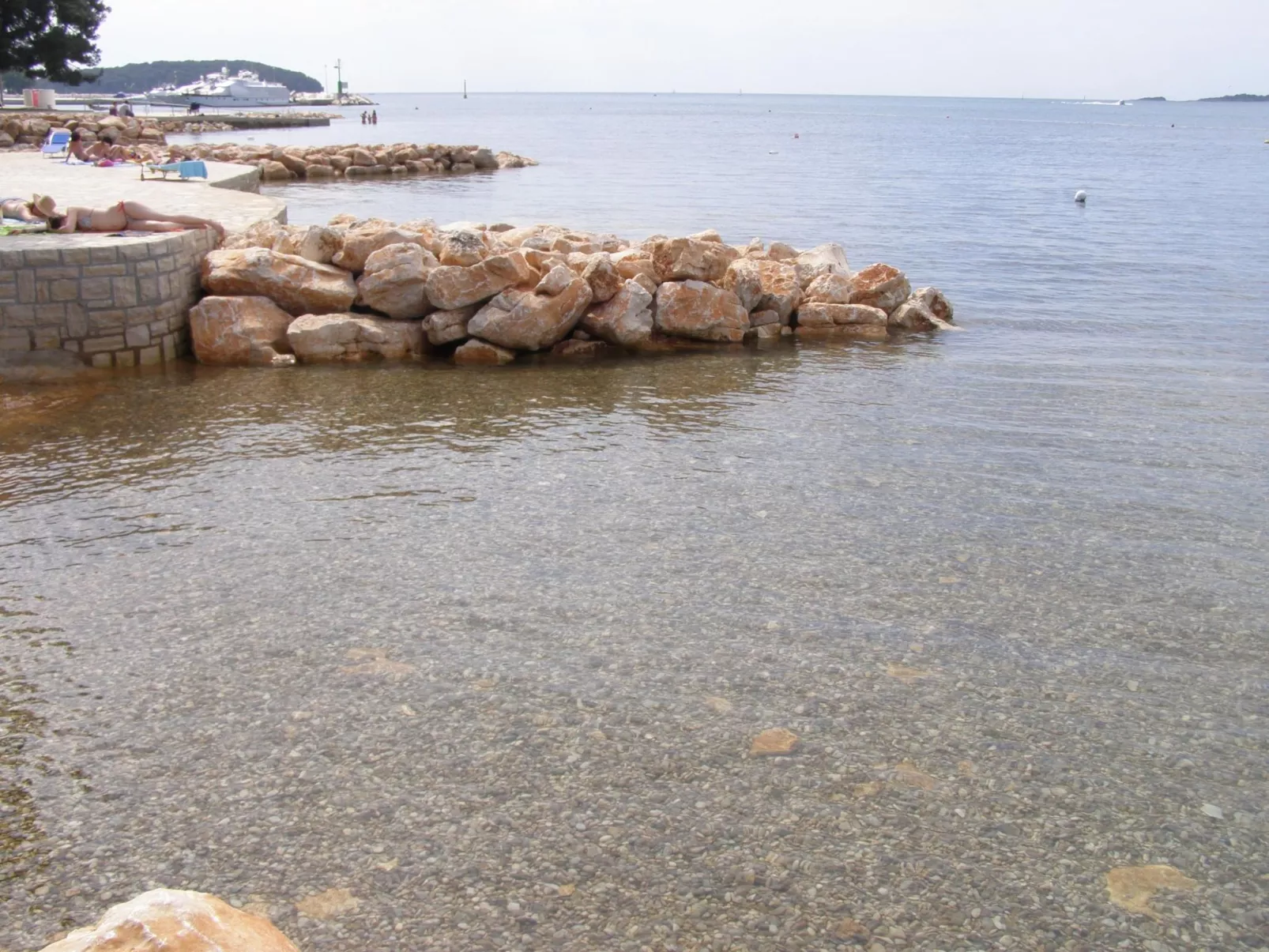 Freistehender Bungalow Perla mit Garten und Grill-Buiten