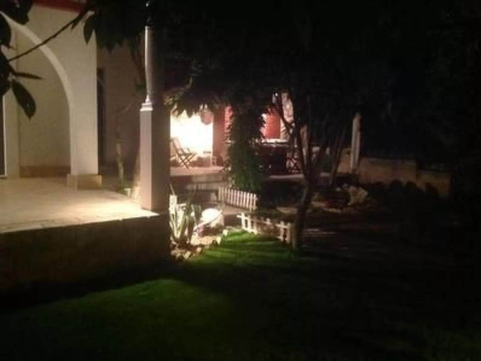 Mit Garten, Grill und Terrasse-Buiten