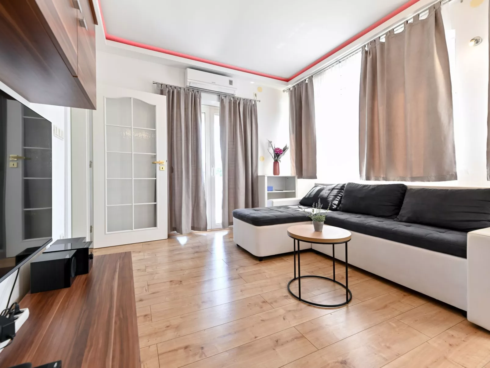 Charmantes Ferienhaus in Donje Rastane-Binnen