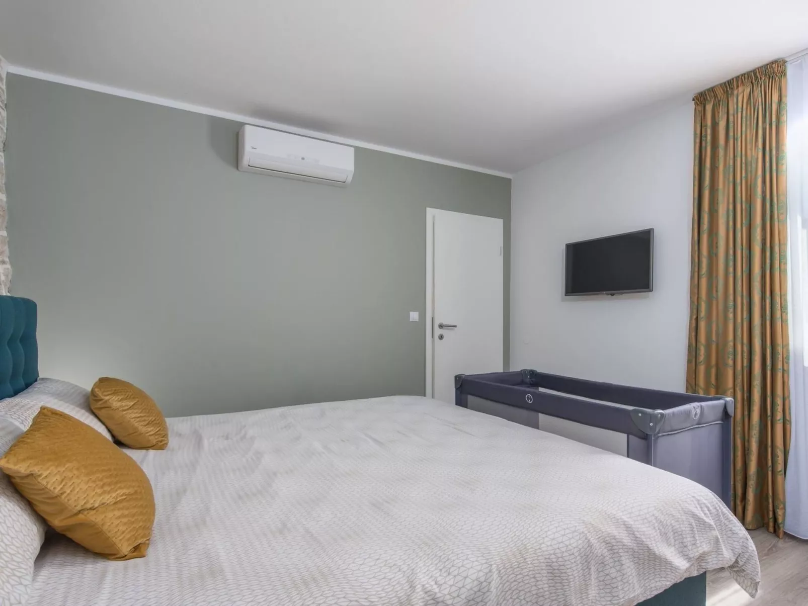 Ferienvilla "Villa Perhat" mit eigenem Pool-Binnen