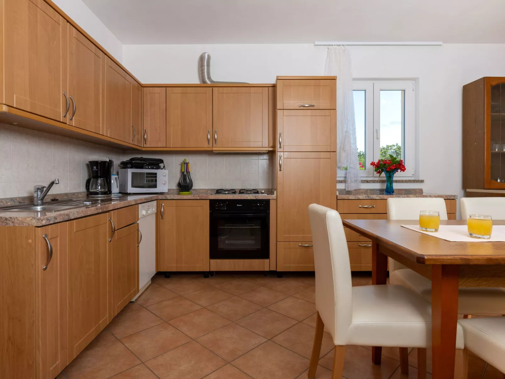 Haus Orange - Familienfreundliche Lage mit Pool-Binnen