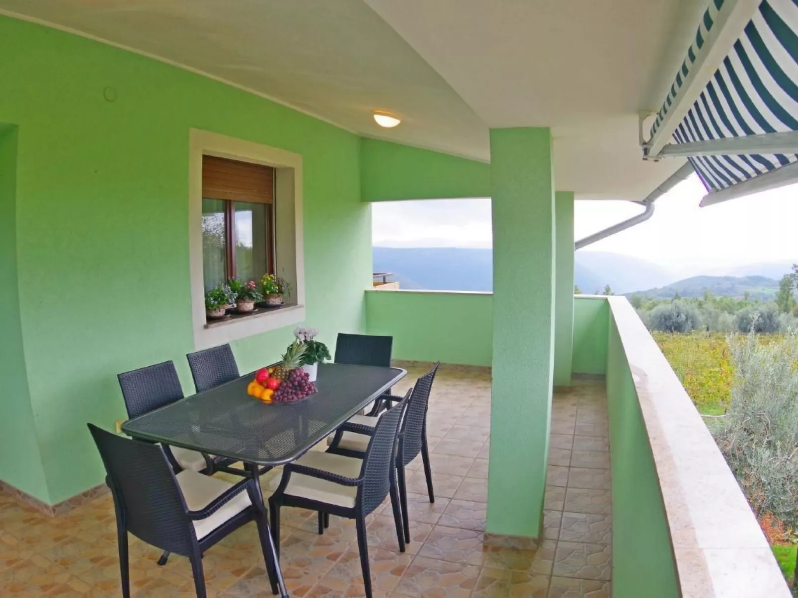 Wohnung mit privatem Pool und herrlicher Aussicht-Image-tags.info