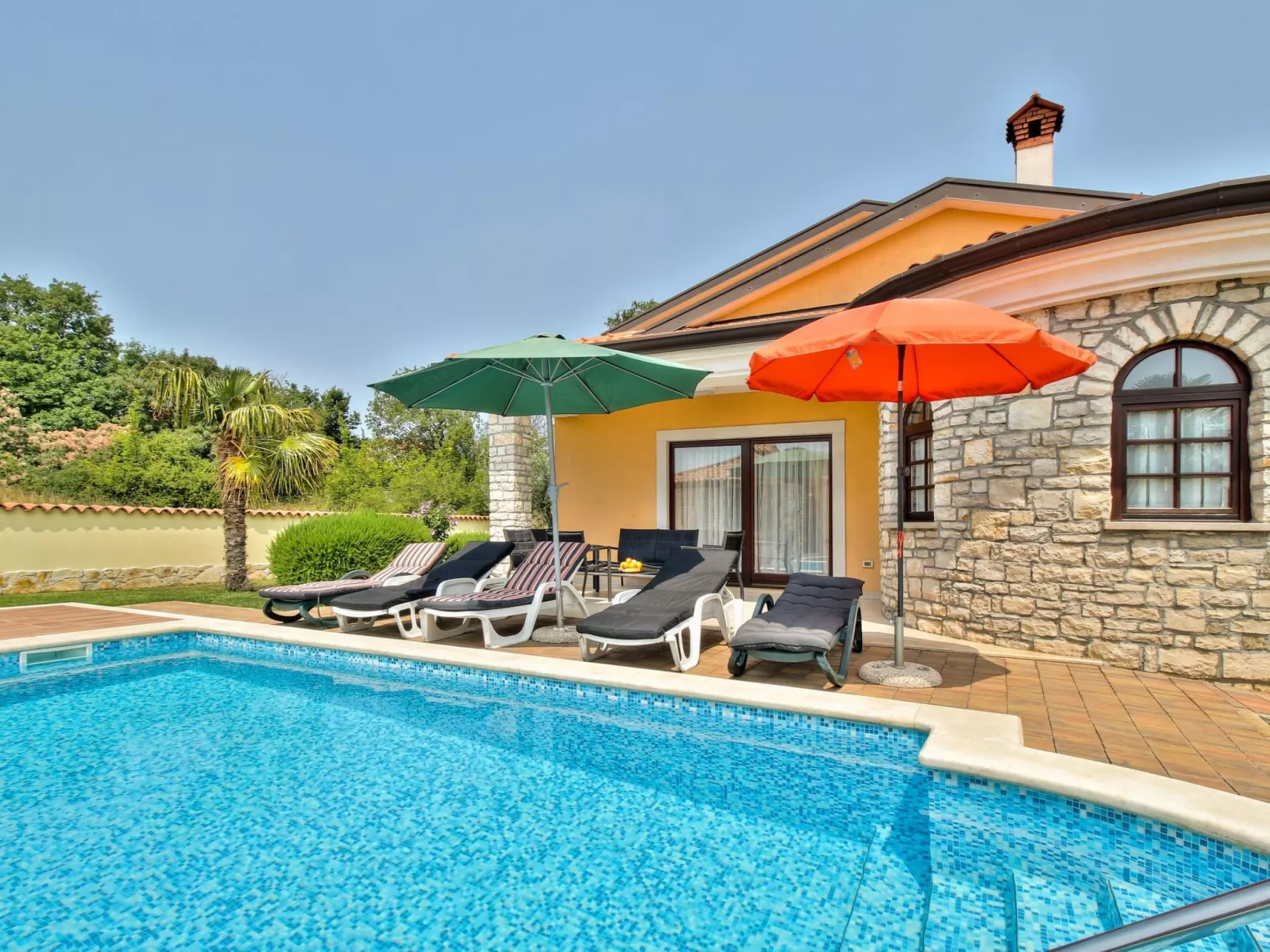 Schöne Ferienvilla Morena mit Pool-Buiten