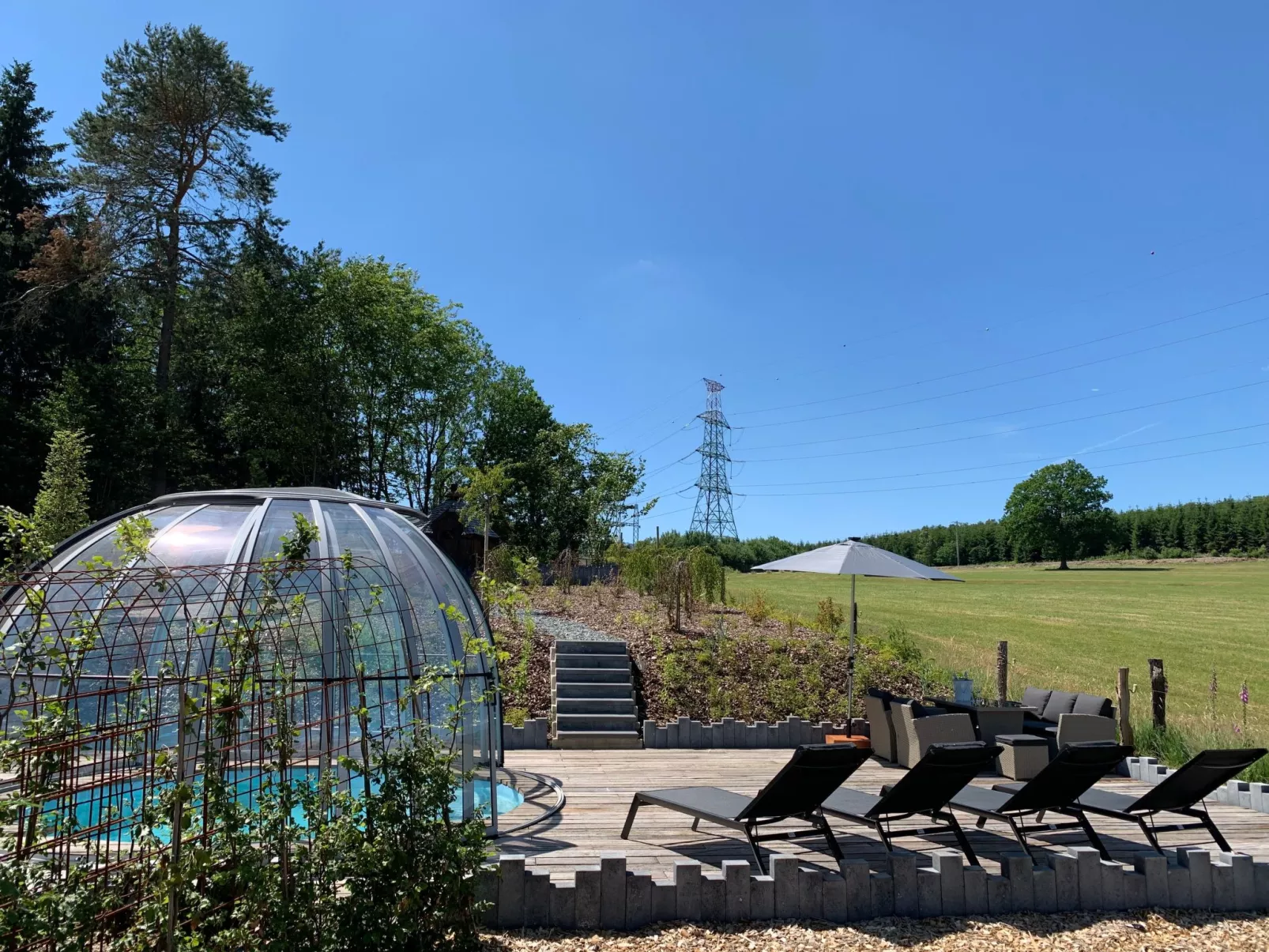 Landhaus mit Hallenbad-Buiten
