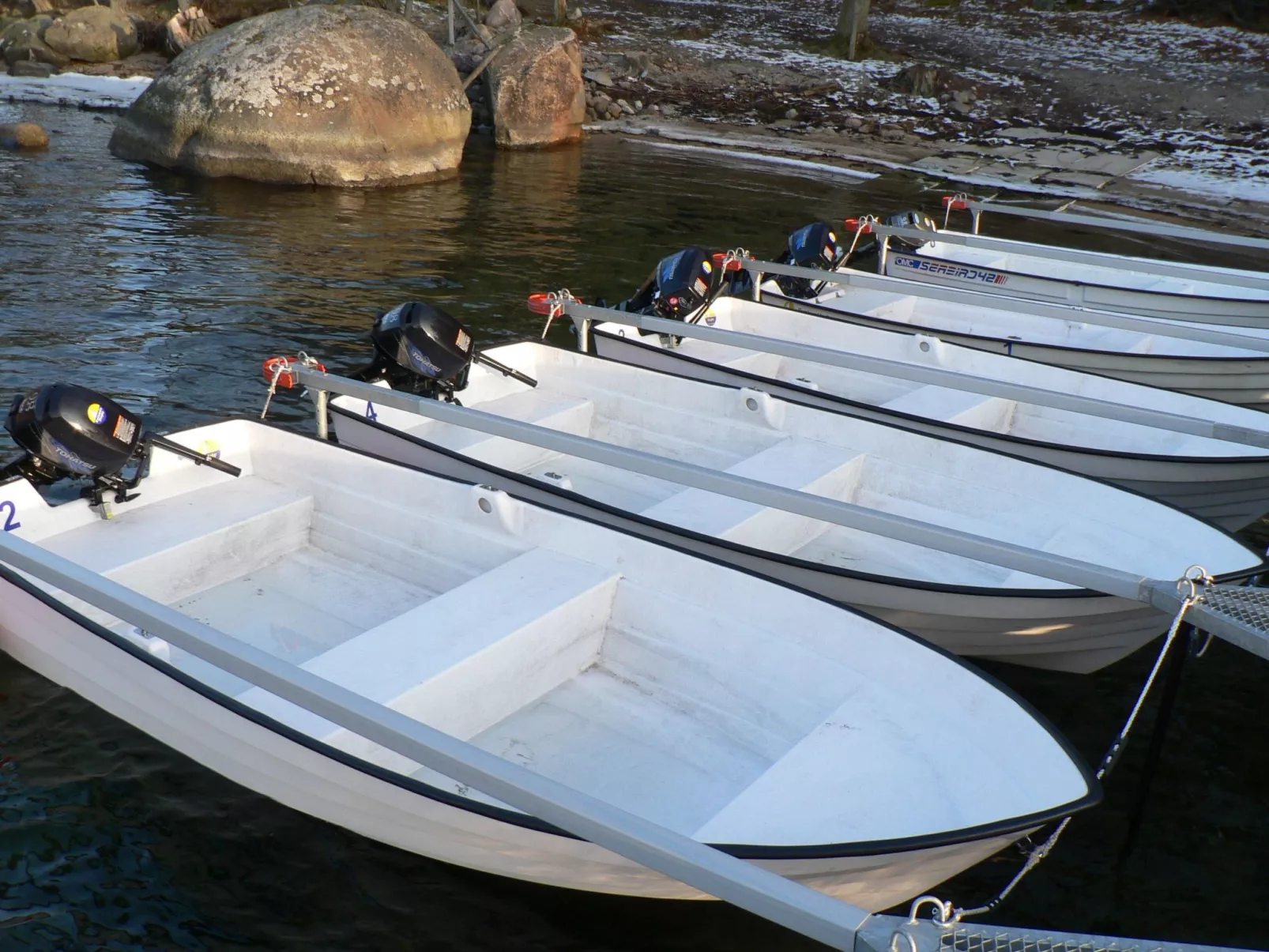 Holzhaus mit überdachter Terrasse-Buiten