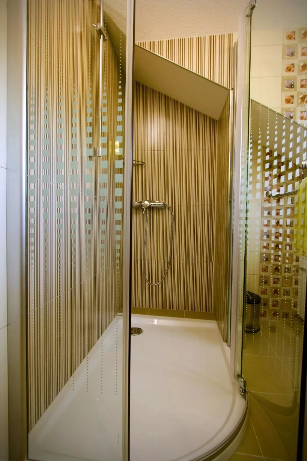 In Bol mit privatem Parkplatz-Binnen