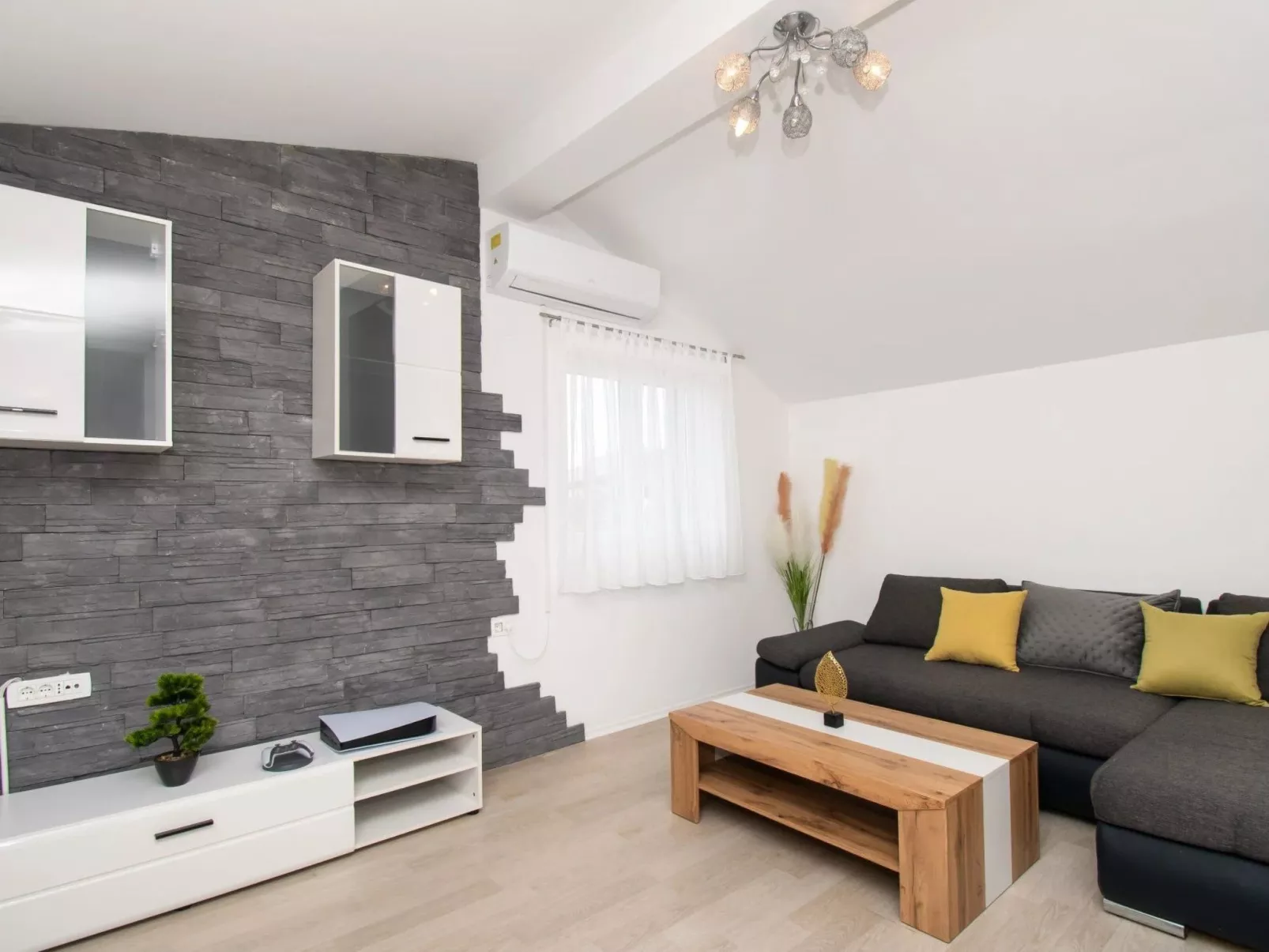 Villa Natura Piedra bei Sibenik-Image-tags.info