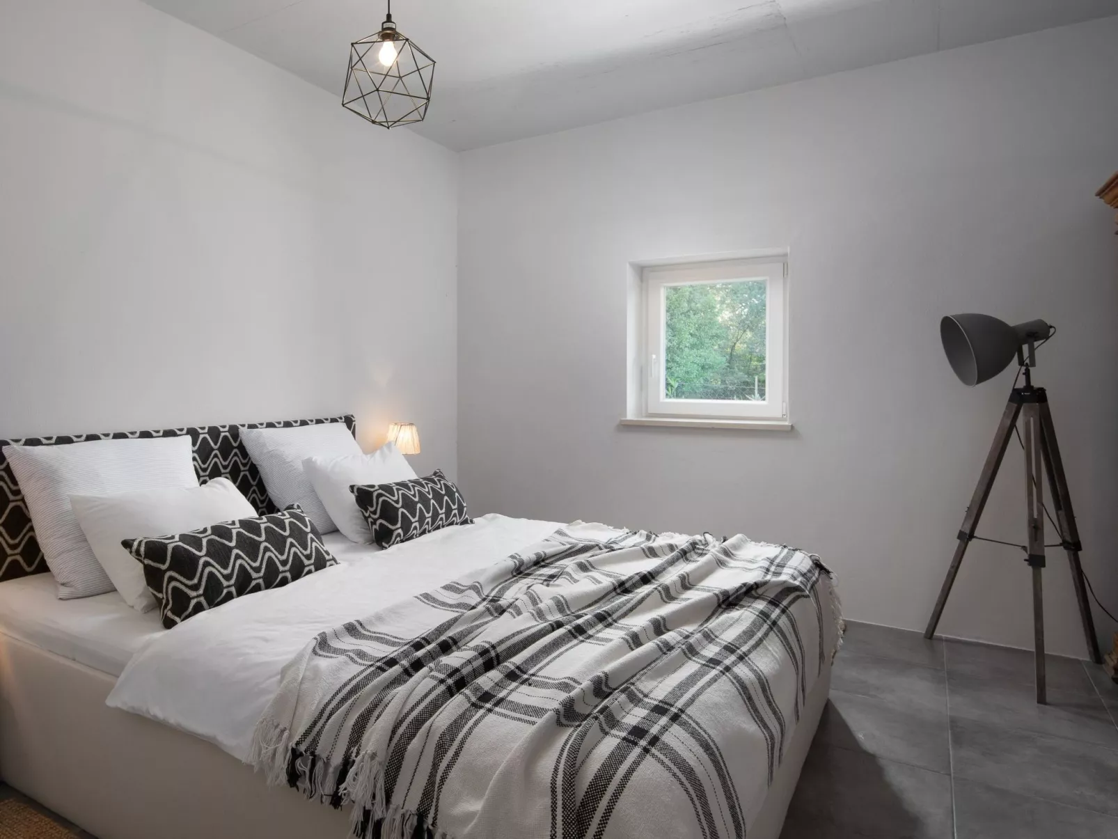 Mit eigenem Pool-Binnen