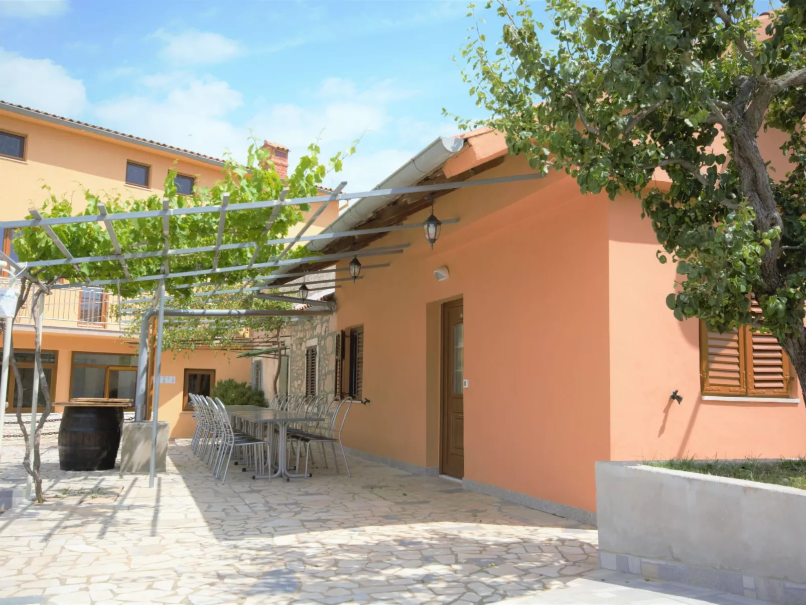 XXL-Ferienhaus "Cokuni" mit privatem Pool-Buiten